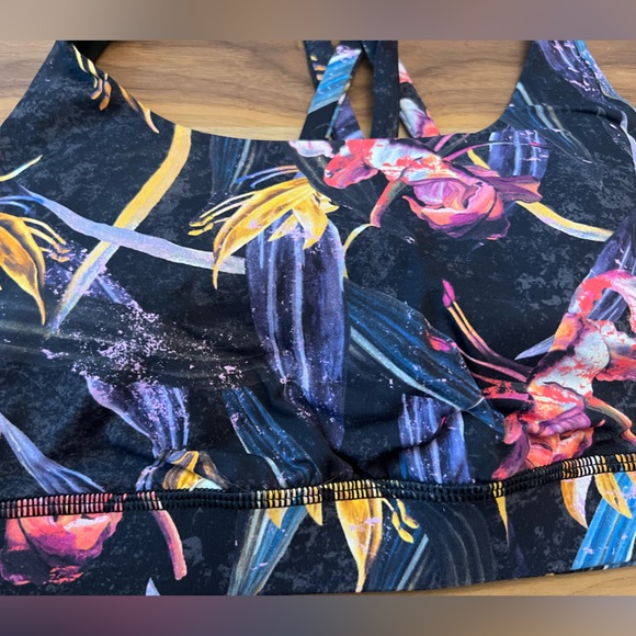 lululemon Sports Bra - Picture 3 of 4